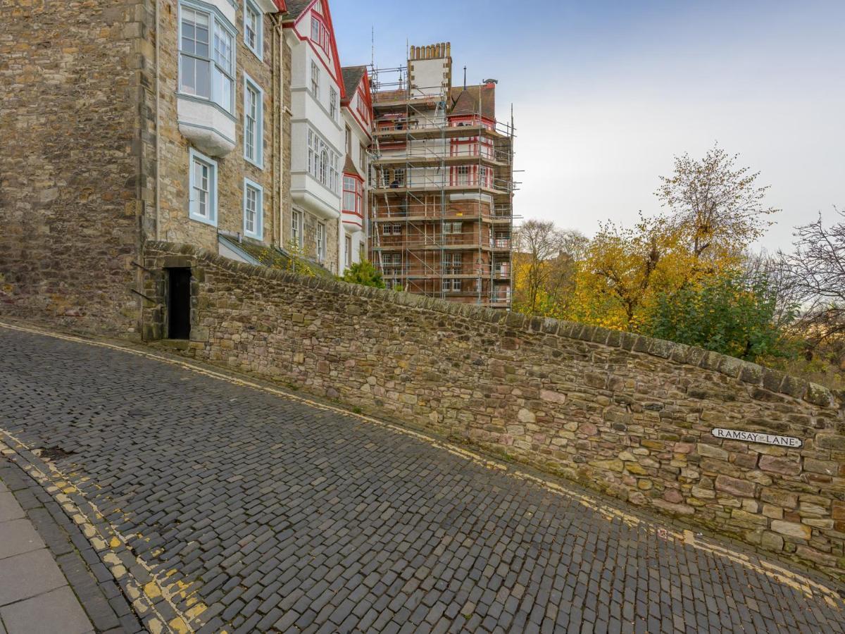 Pass The Keys Historic Ramsay Garden Apt With Balcony Views Единбург Екстер'єр фото