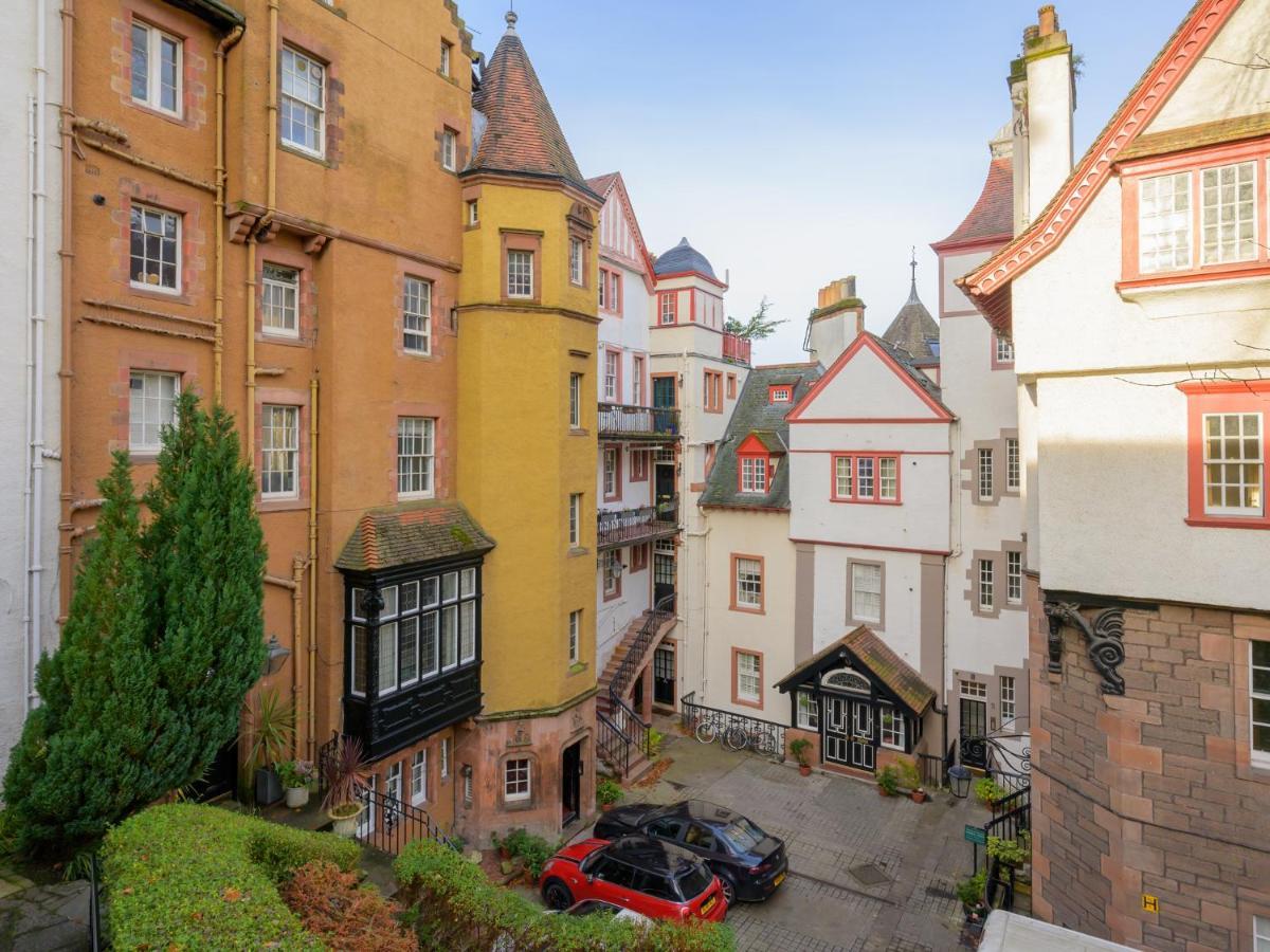 Pass The Keys Historic Ramsay Garden Apt With Balcony Views Единбург Екстер'єр фото