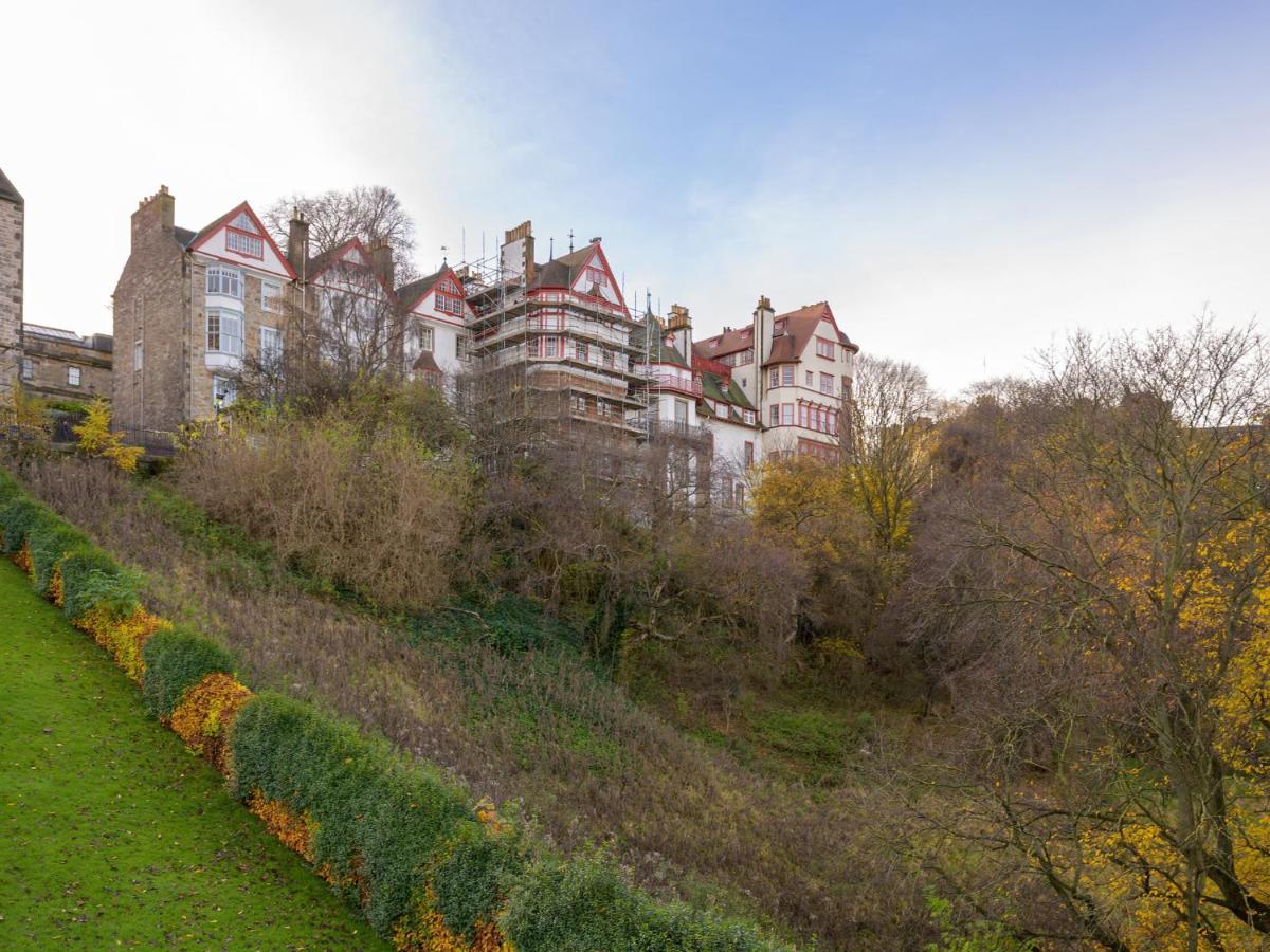 Pass The Keys Historic Ramsay Garden Apt With Balcony Views Единбург Екстер'єр фото